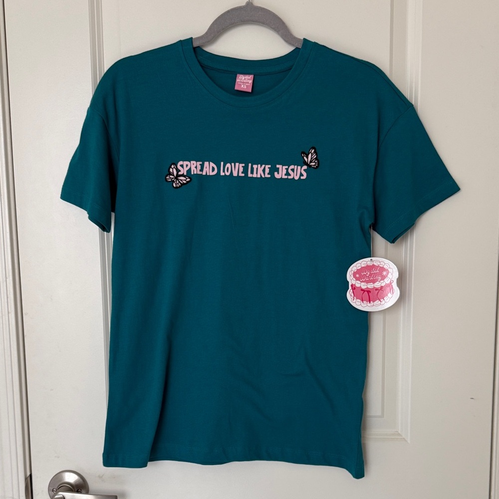 ✨NWT Spread Live Like Jesus Women’s Top🦋